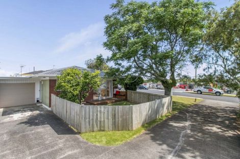 Photo of property in 1/6 Ray Small Drive, Papakura, 2110