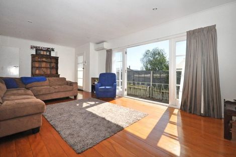 Photo of property in 1 Netherlands Avenue, Kelston, Auckland, 0602