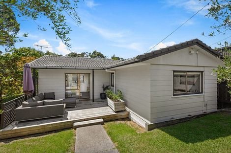 Photo of property in 1/22 Derwent Crescent, Titirangi, Auckland, 0604