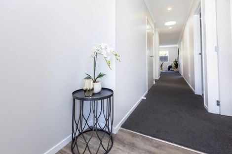 Photo of property in 12 Passchendaele Grove, Trentham, Upper Hutt, 5018