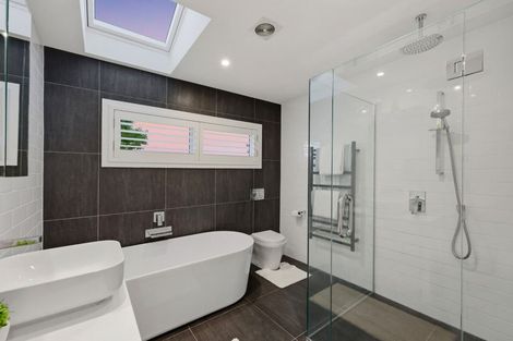 Photo of property in 24 Judkins Crescent, Cockle Bay, Auckland, 2014