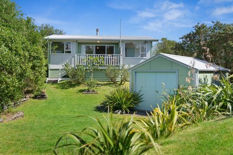 Photo of property in 3 Arthur Street, Waikawa Beach, Levin, 5573