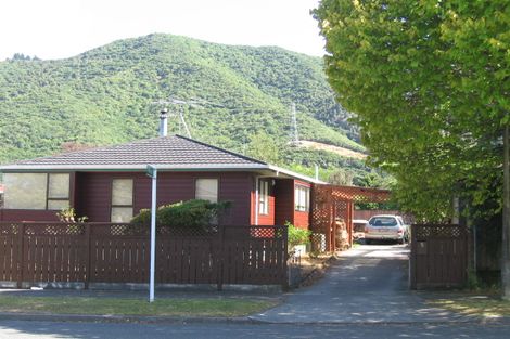 Photo of property in 5 Montana Road, Totara Park, Upper Hutt, 5018