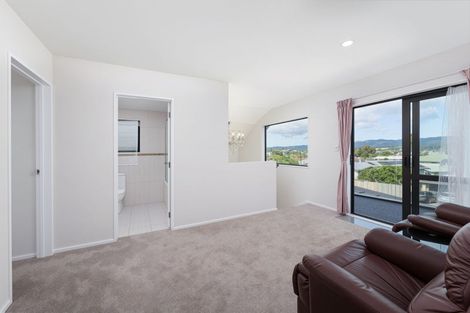 Photo of property in 93 Waitaki Street, Henderson, Auckland, 0612