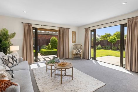 Photo of property in 15 Coolspring Way, Redwood, Christchurch, 8051