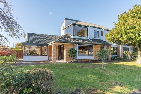 Photo of property in 15 Burn-murdoch Street, St Andrews, Hamilton, 3200