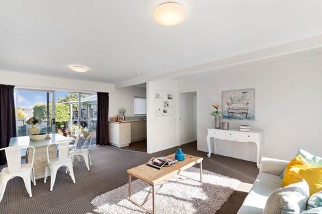 Photo of property in 1/1a Margaret Place, Milford, Auckland, 0620