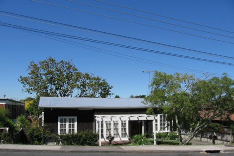 Photo of property in 2/10 Wolsley Avenue, Milford, Auckland, 0620