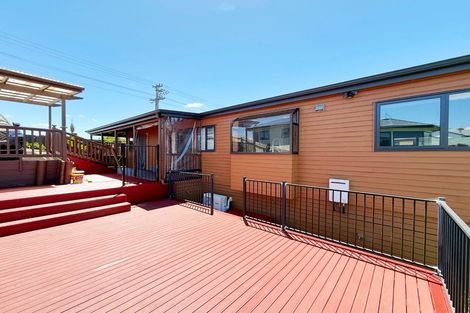 Photo of property in 113 Luckens Road, West Harbour, Auckland, 0618