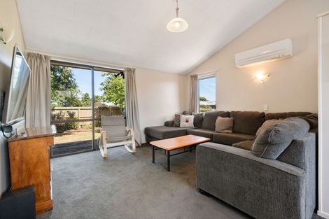 Photo of property in 34 Kowhai Street, Tokomaru, Palmerston North, 4474