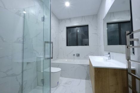 Photo of property in 152 Arran Point Parade, Orewa, 0931