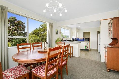 Photo of property in 64 Oriel Avenue, Tawa, Wellington, 5028