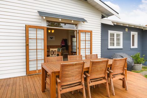Photo of property in 48 Limbrick Street, Terrace End, Palmerston North, 4410
