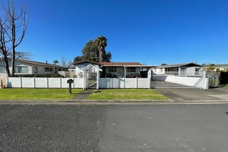 Photo of property in 4 Le Havre Place, Takanini, 2112