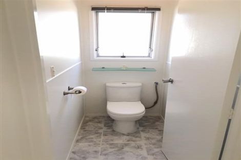 Photo of property in 36 Lisa Rise, Half Moon Bay, Auckland, 2012