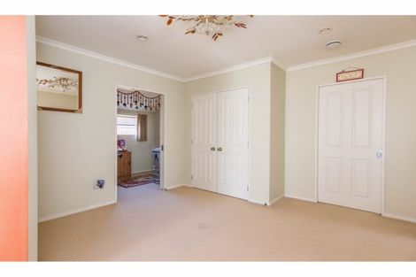 Photo of property in 2a Wattle Street, New Lynn, Auckland, 0600