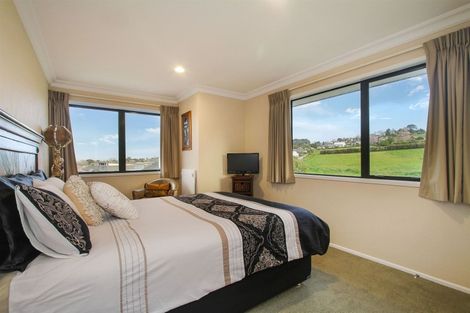 Photo of property in 241 Wellington Street, Pukekohe, 2120