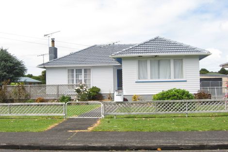 Photo of property in 2 Orchard Rise, Rosehill, Papakura, 2113