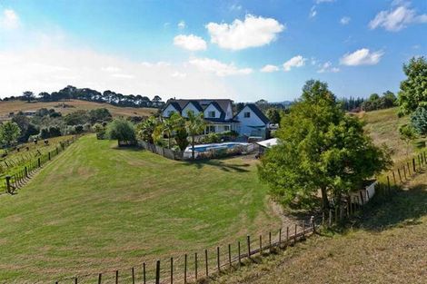 Photo of property in 10/199 Birdwood Road, Massey, Auckland, 0614