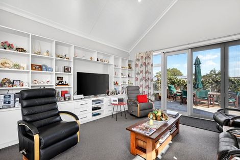 Photo of property in 13 Tarata Grove, Lansdowne, Masterton, 5810