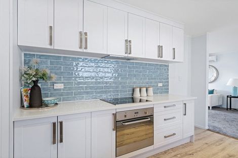 Photo of property in 2/38 Mountbatten Avenue, Hillcrest, Auckland, 0627