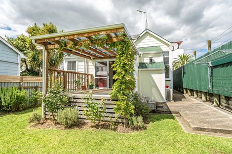 Photo of property in 6 Park Place, Whanganui, 4500