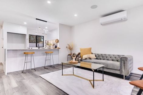 Photo of property in 2/7 Gambare Place, Wattle Downs, Auckland, 2103