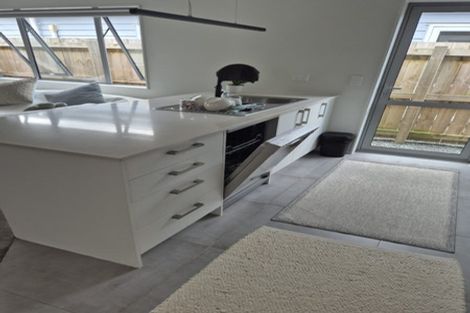 Photo of property in 16 Kutukutu Street, Takanini, 2112