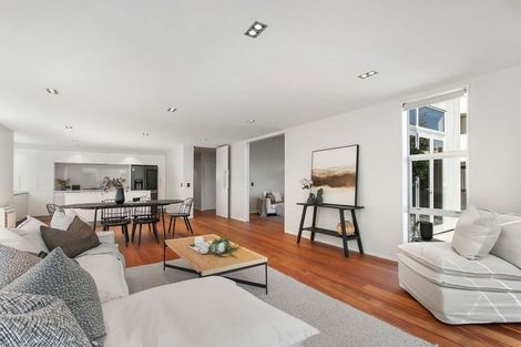 Photo of property in 43 Hawkesbury Avenue, St Albans, Christchurch, 8014