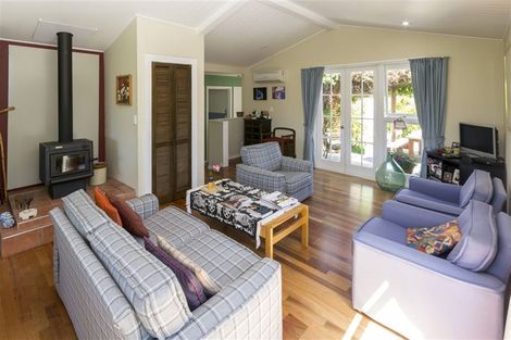 Photo of property in 72 Park Terrace, Waikuku Beach, 7473