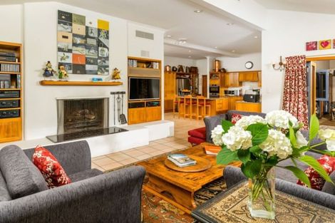 Photo of property in 6 Emily Lane, Greenhithe, Auckland, 0632