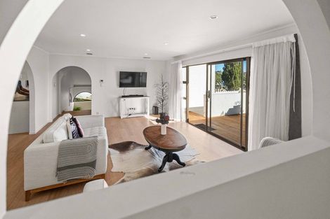 Photo of property in 31 Squirrel Lane, Browns Bay, Auckland, 0630
