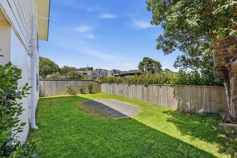 Photo of property in 9 Bronte Place, Whalers Gate, New Plymouth, 4310