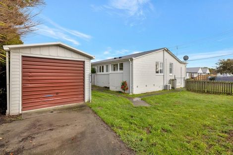 Photo of property in 21 Ealing Street, Redwood, Christchurch, 8051