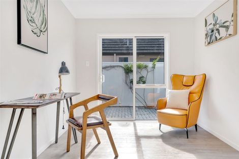 Photo of property in 21a Haven Crest, Somerville, Auckland, 2014