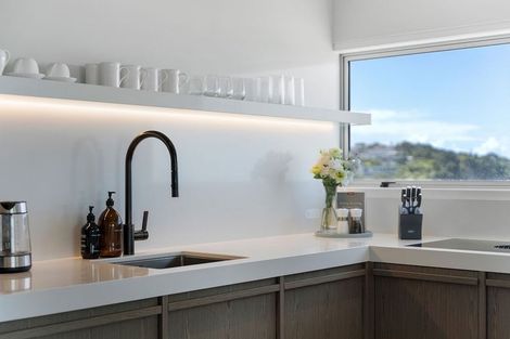 Photo of property in Seaview Apartments, 13/64 Milford Road, Milford, Auckland, 0620