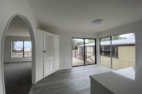 Photo of property in 72 Finlayson Avenue, Clendon Park, Auckland, 2103