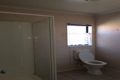 Photo of property in 1 Belcoo Crescent, East Tamaki, Auckland, 2013