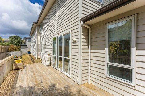 Photo of property in 1b Harrowglen Drive, Northcross, Auckland, 0632