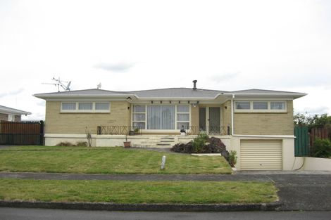 Photo of property in 8 Fausett Avenue, Pukekohe, 2120