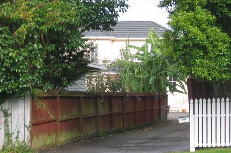 Photo of property in 192 Waimumu Road, Massey, Auckland, 0614