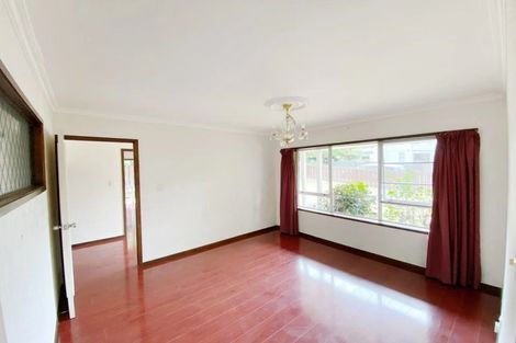 Photo of property in 11 Ravenstone Place, Chatswood, Auckland, 0626