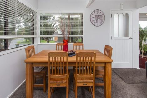 Photo of property in 1/16 Cornelian Crescent, Half Moon Bay, Auckland, 2012