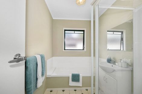 Photo of property in 9c John F Kennedy Place, Glen Eden, Auckland, 0602