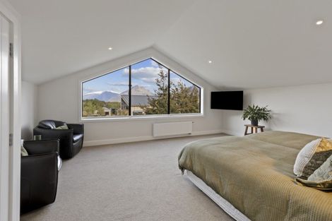 Photo of property in 14 Kerrera Lane, Jacks Point, Queenstown, 9371