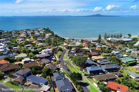 Photo of property in 1/8 Orchard Road, Waiake, Auckland, 0630