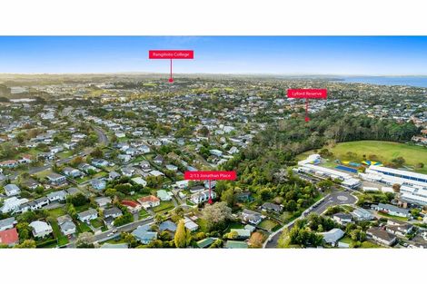 Photo of property in 2/13 Jonathan Place, Sunnynook, Auckland, 0620