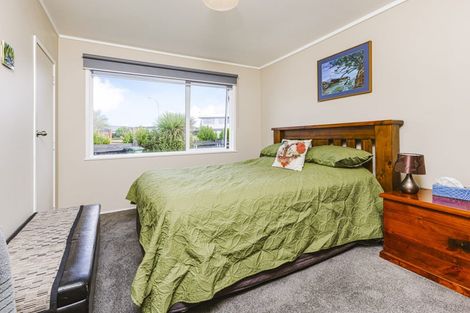 Photo of property in 10 Tatariki Street, Rosehill, Papakura, 2113