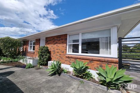 Photo of property in 4/766 Beach Road, Browns Bay, Auckland, 0630