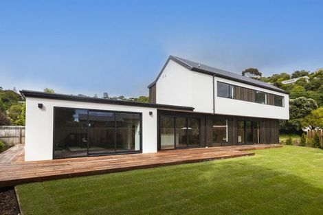 Photo of property in 17 Aratoro Place, Mount Pleasant, Christchurch, 8081